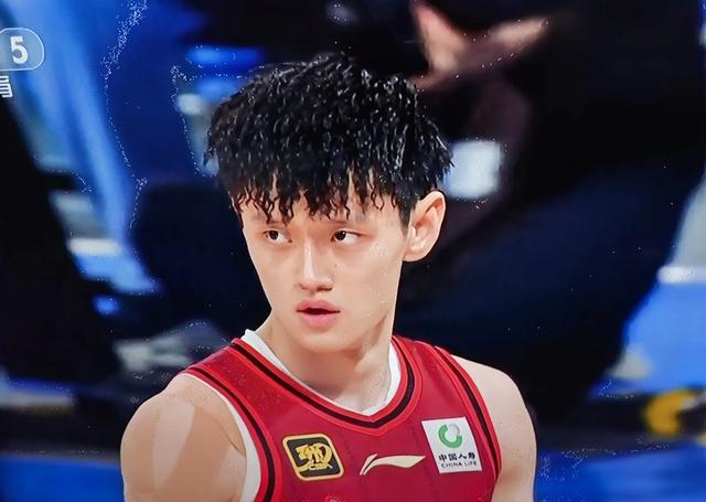 九游-赛前意甲焦点战,上海久事篮板制胜,信心回归,轮换策略成焦点的简单介绍-九游